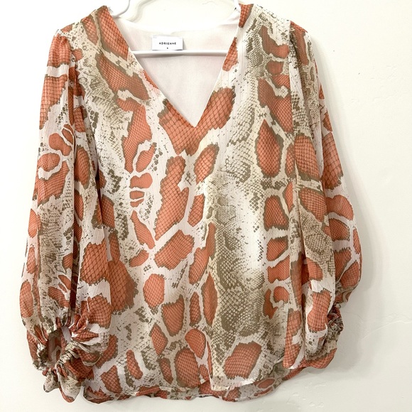 Adrienne Snake Print Blouson Sleeve V-Neck Pink Blush Metallic Size Small - Picture 2 of 12